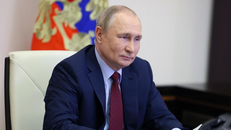 Путин призвал рационально использовать ресурсы на дорожное строительство